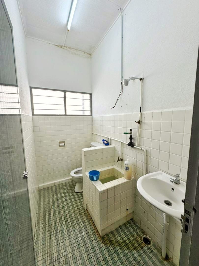PG Jalan tanjung tokong 2 storey shop house - photo 6