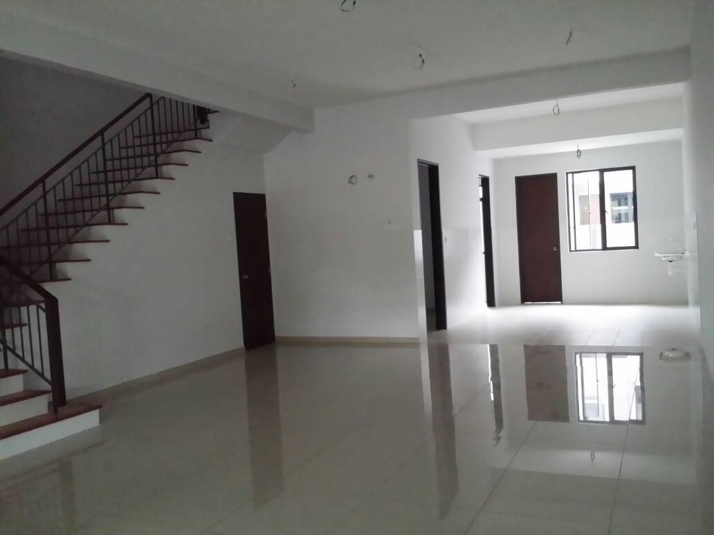 Kajang East Precint 2 - 2 Storey Terrace - KAJANG - photo 2