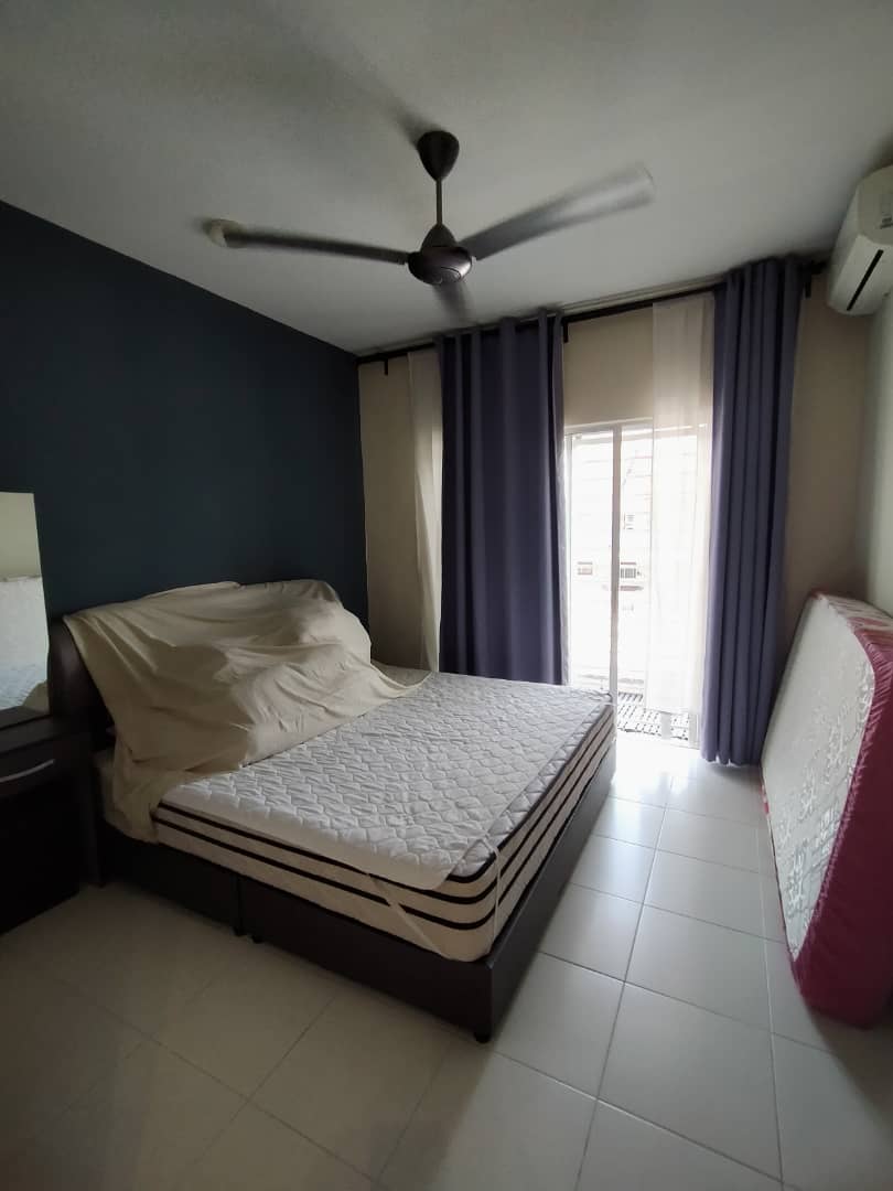 Lake Residence Town House Upper Unit - photo 2