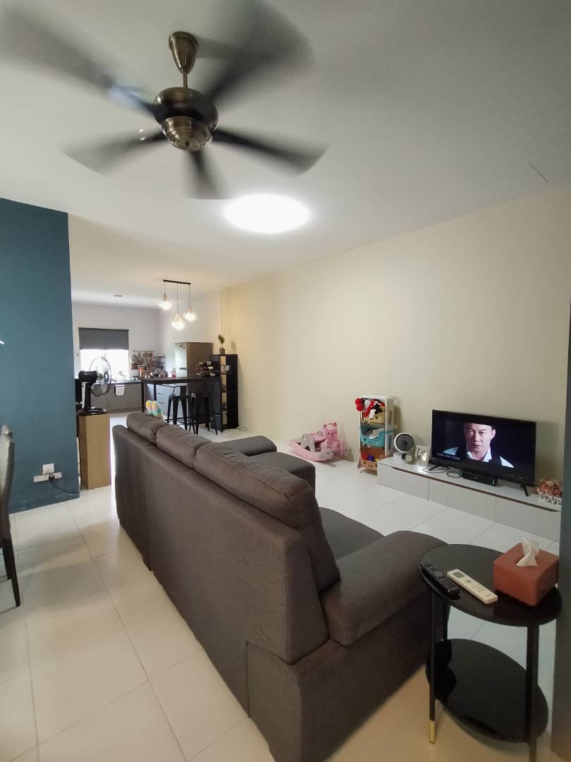Lake Residence Town House Upper Unit - photo 7