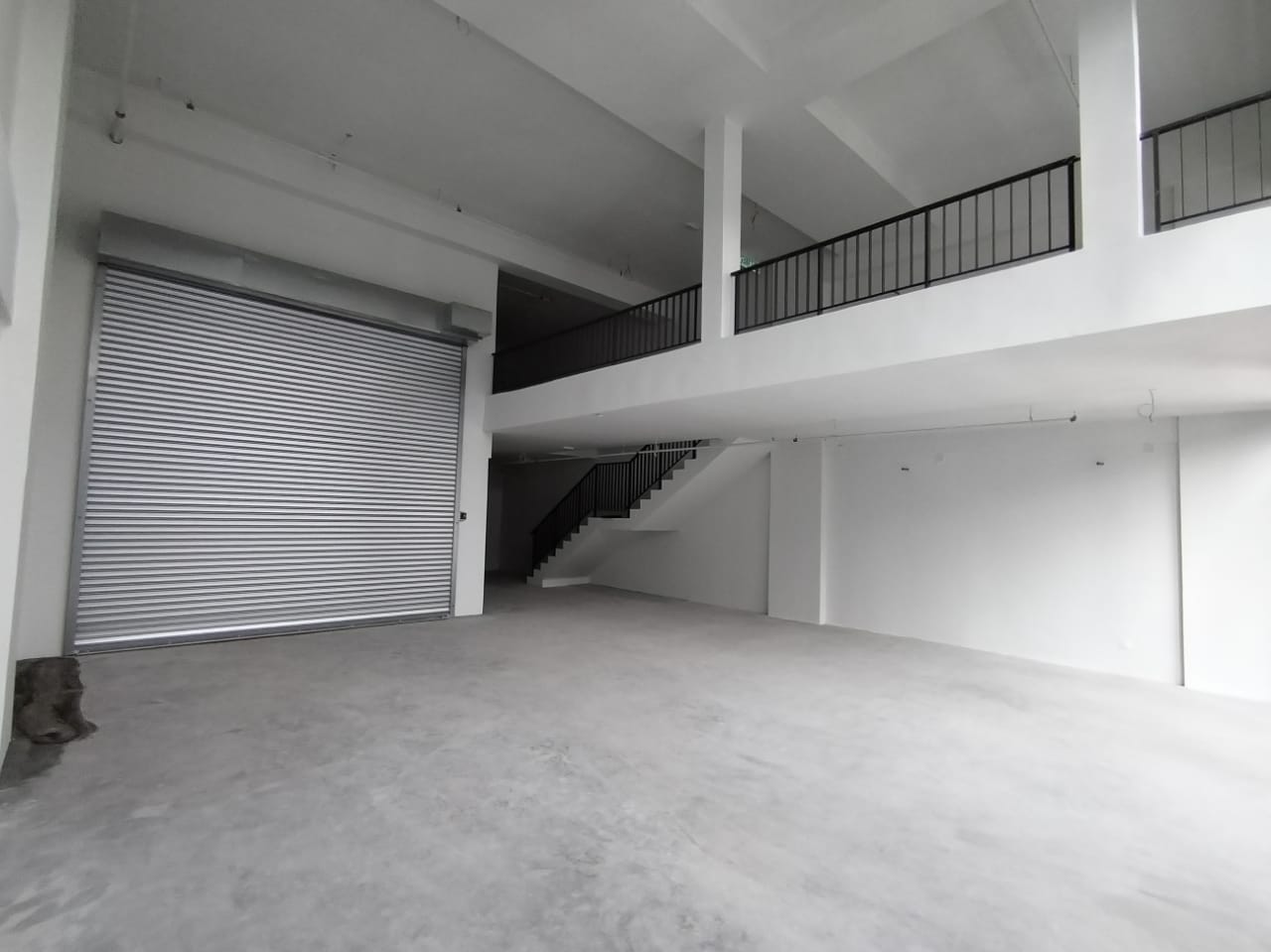 Emhub Warehouse Emporis Kota Damansara By Jay Ng - photo 2