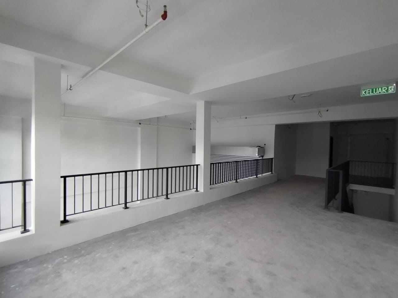 Emhub Warehouse Emporis Kota Damansara By Jay Ng - photo 4