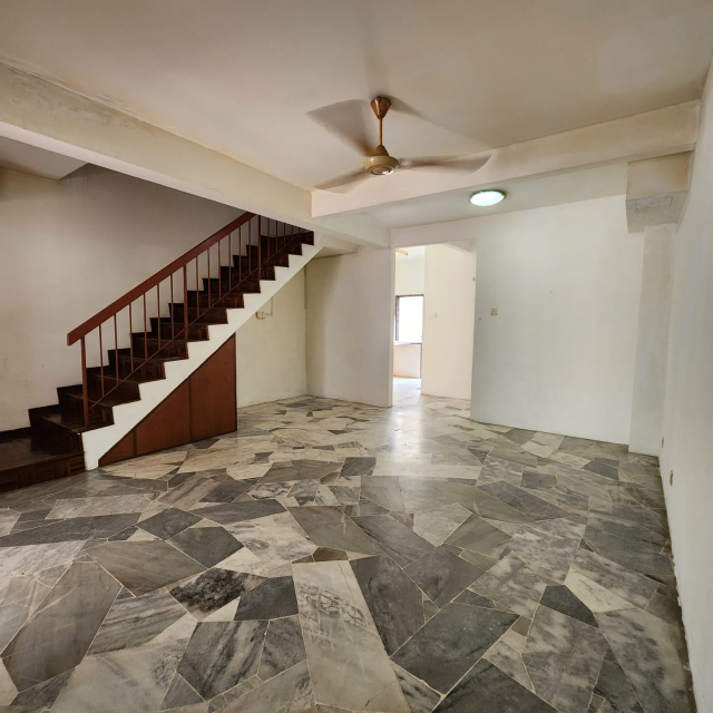 Double Storey Terrace House Wawasan 3 Puchong Jaya - photo 2