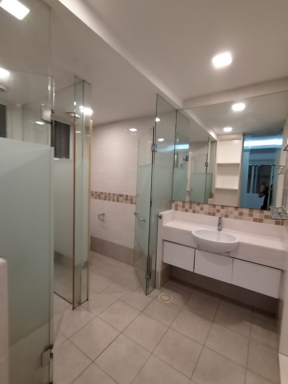 Casa Suites Fully Furnished By Jay Ng - photo 11