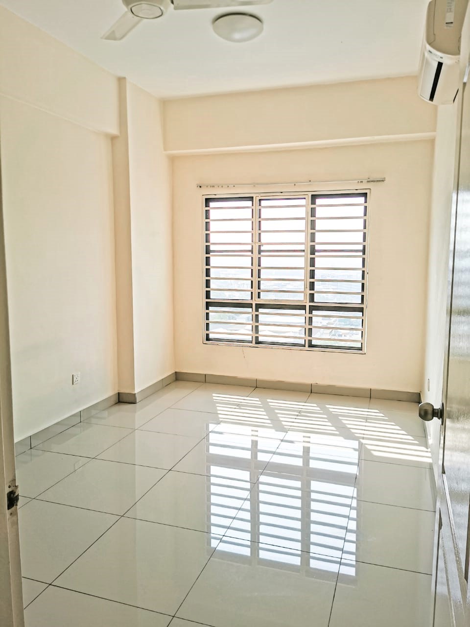 Park 51 Residency 994sqft For Sale By Yeevy - photo 2
