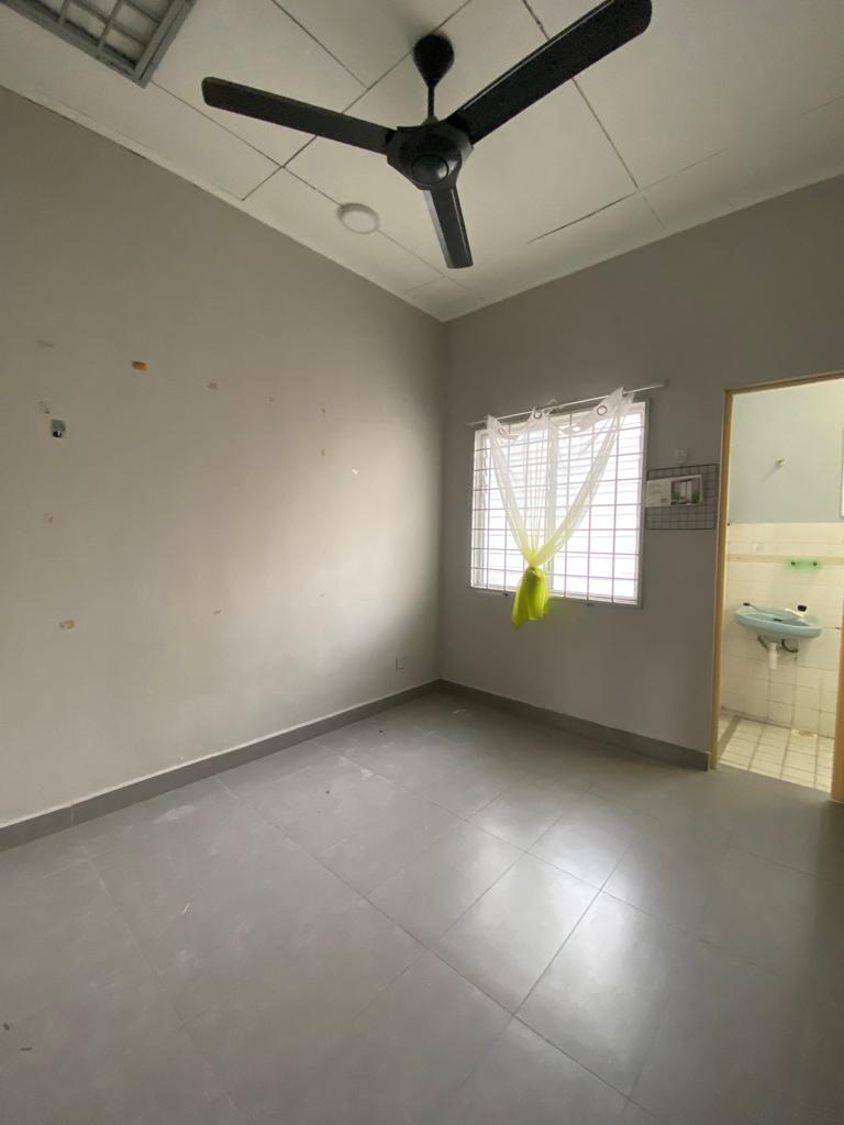 Double Storey Bandar Sri Damansara Gated Guarded - photo 4