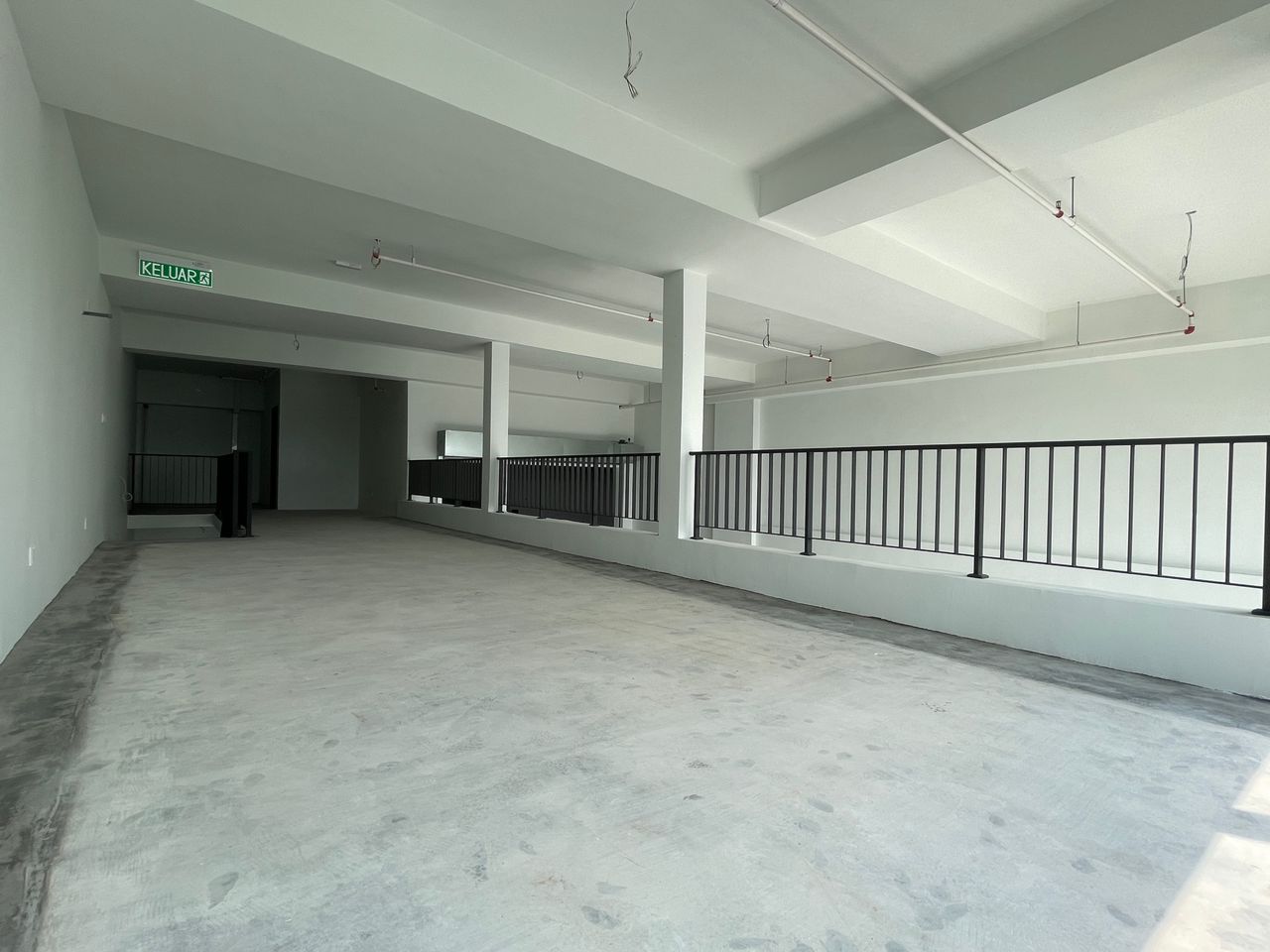Emhub Warehouse 1st Floor Kota Damansara - photo 2