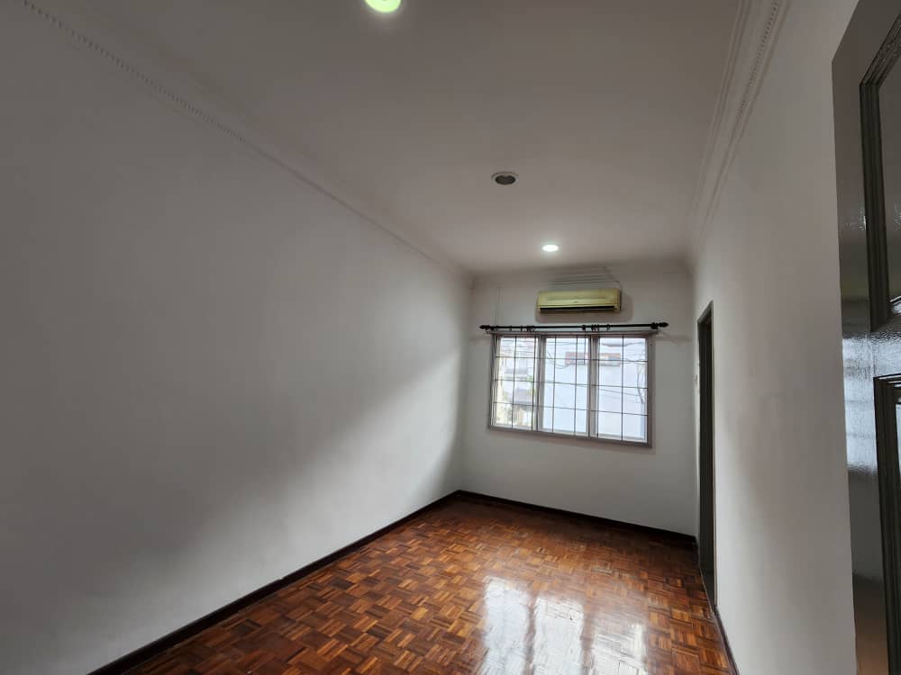 Double Storey Puchong Jalan Tempua By Angeline - photo 7