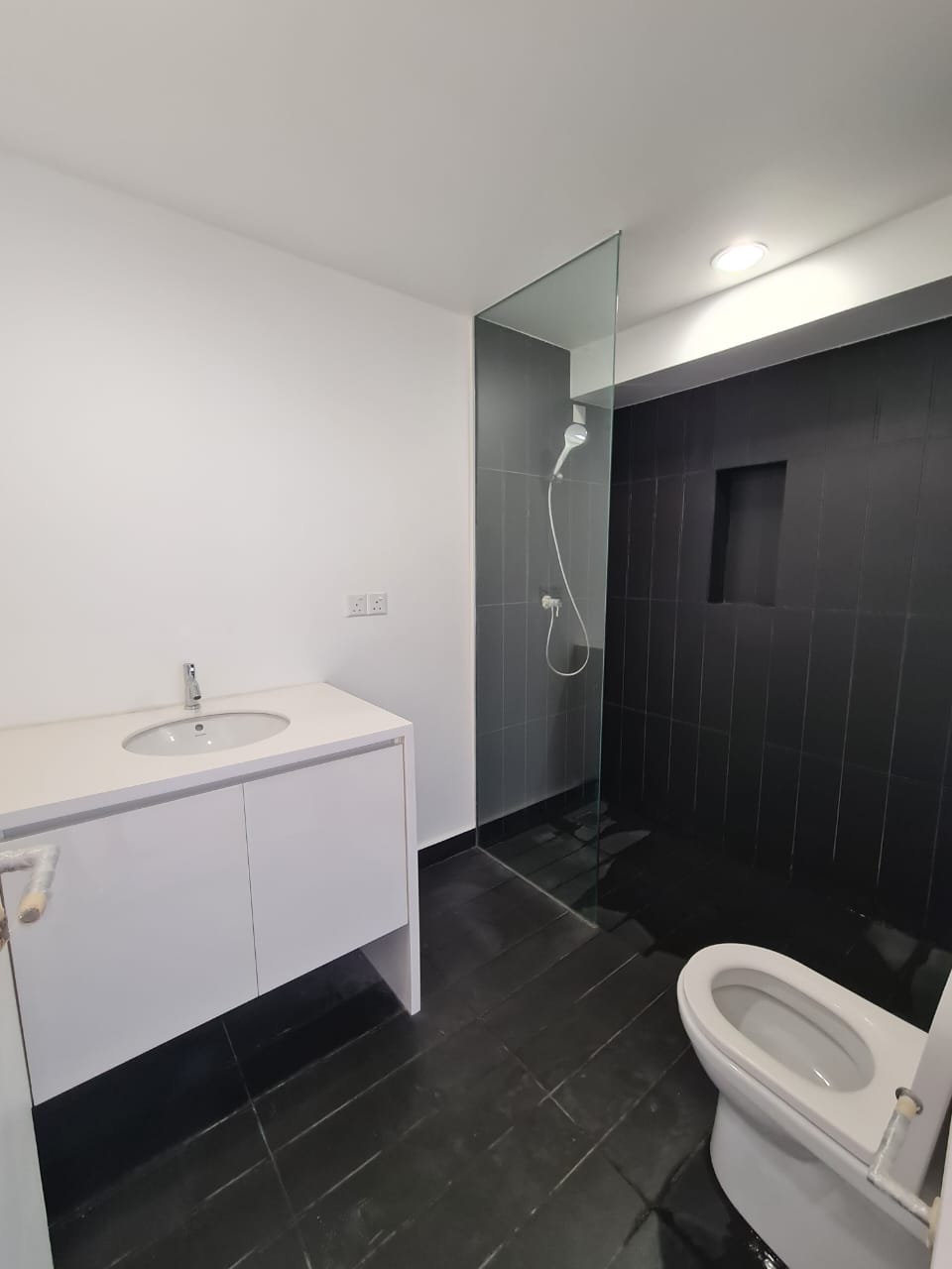 The Hub 500sf Lower Unit By Jay Ng - photo 5