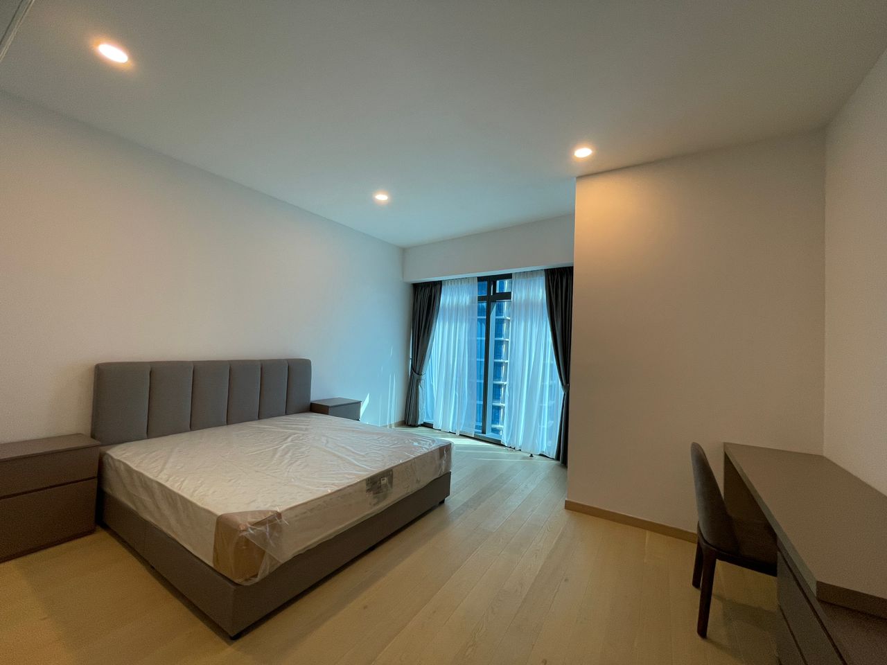 EATON RESIDENCES 1B - photo 3