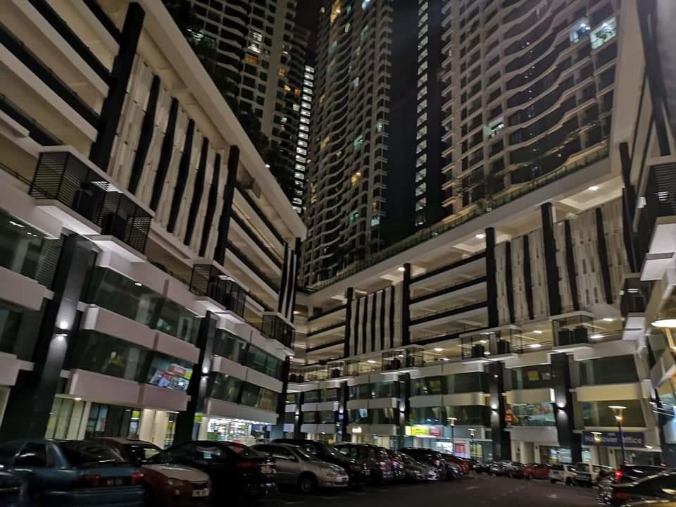Kl Traders Square 932sf 4R2B PF- Jeffrey