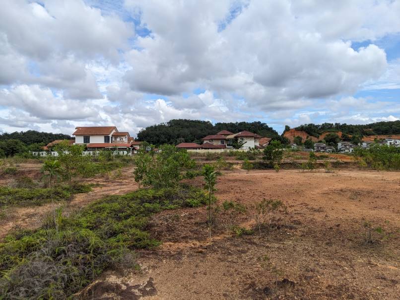 6 acre development l ...