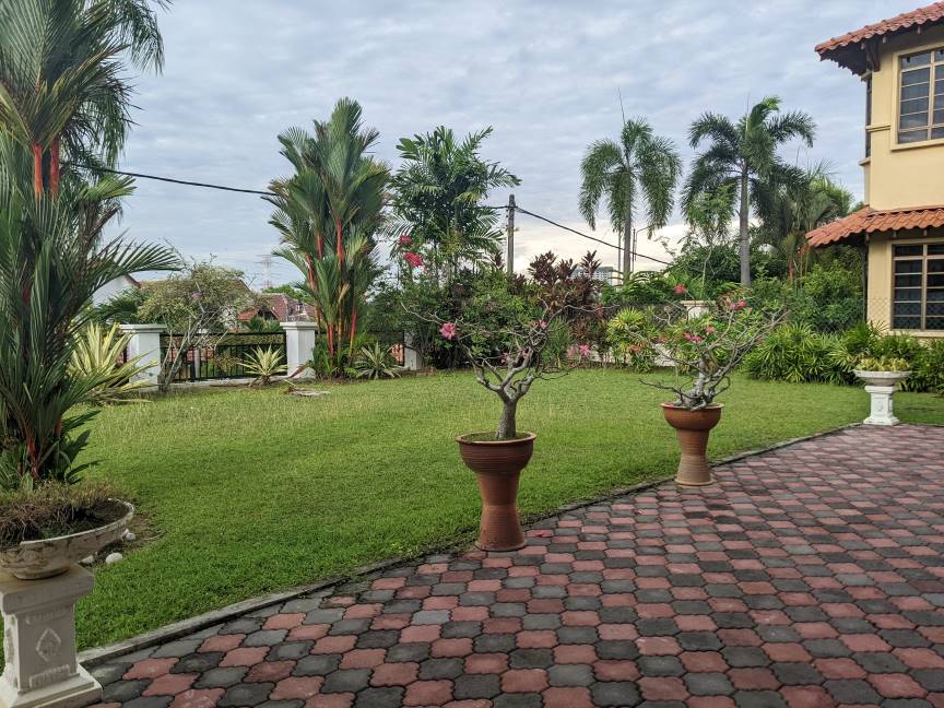 Well kept bungalow with huge lawn in Mutiara Bangi - photo 3