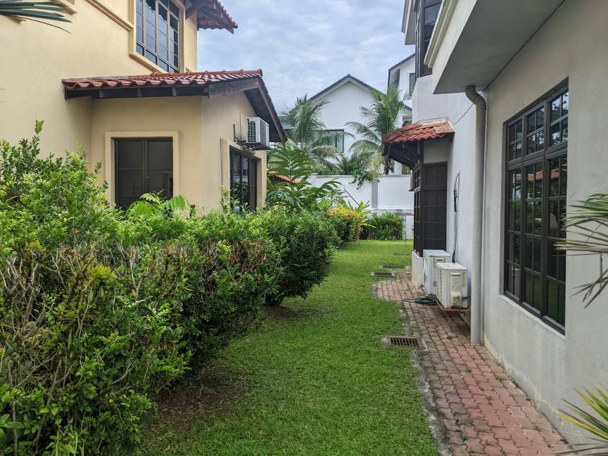 Well kept bungalow with huge lawn in Mutiara Bangi - photo 4