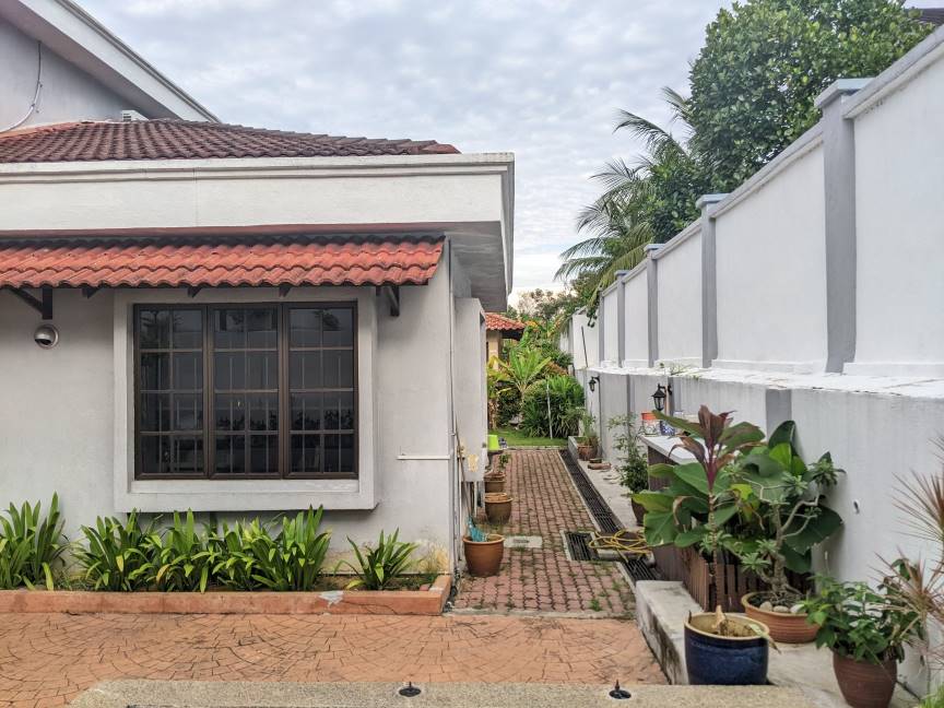 Well kept bungalow with huge lawn in Mutiara Bangi - photo 6