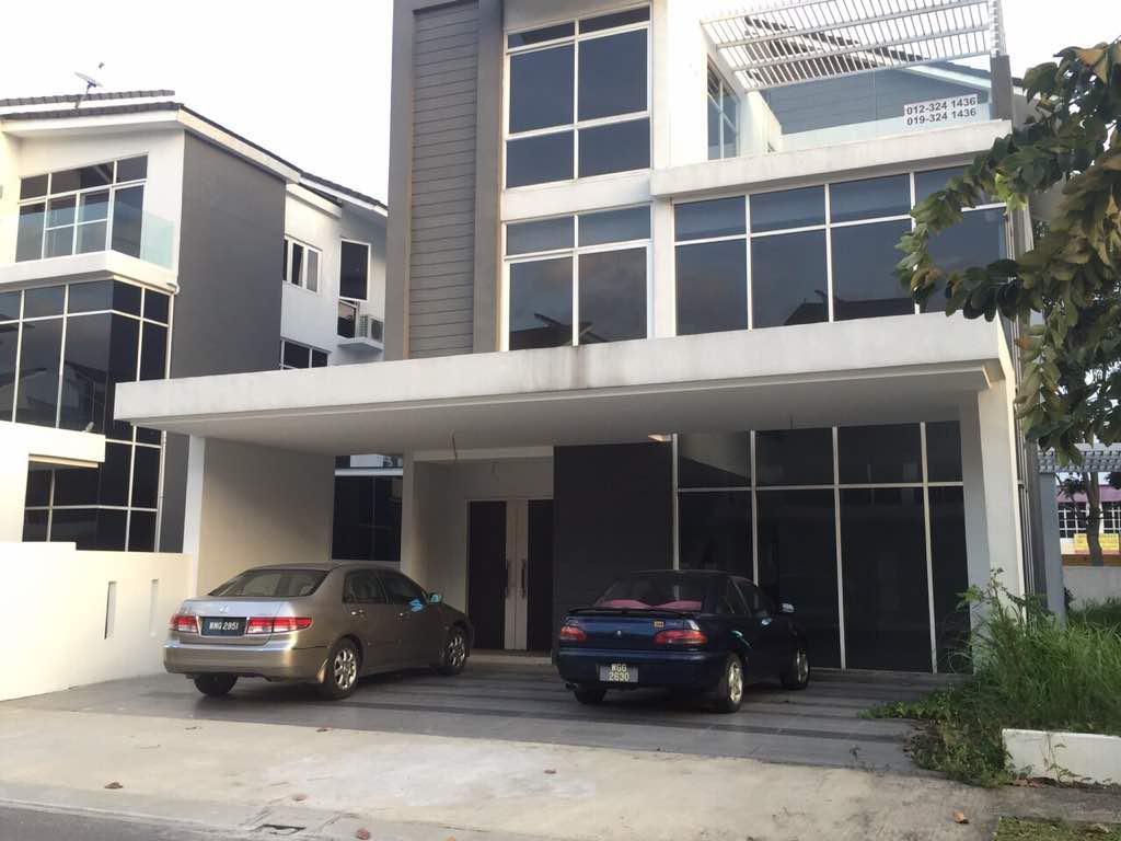 Milano Bukit Kemuning - Owner - photo 1
