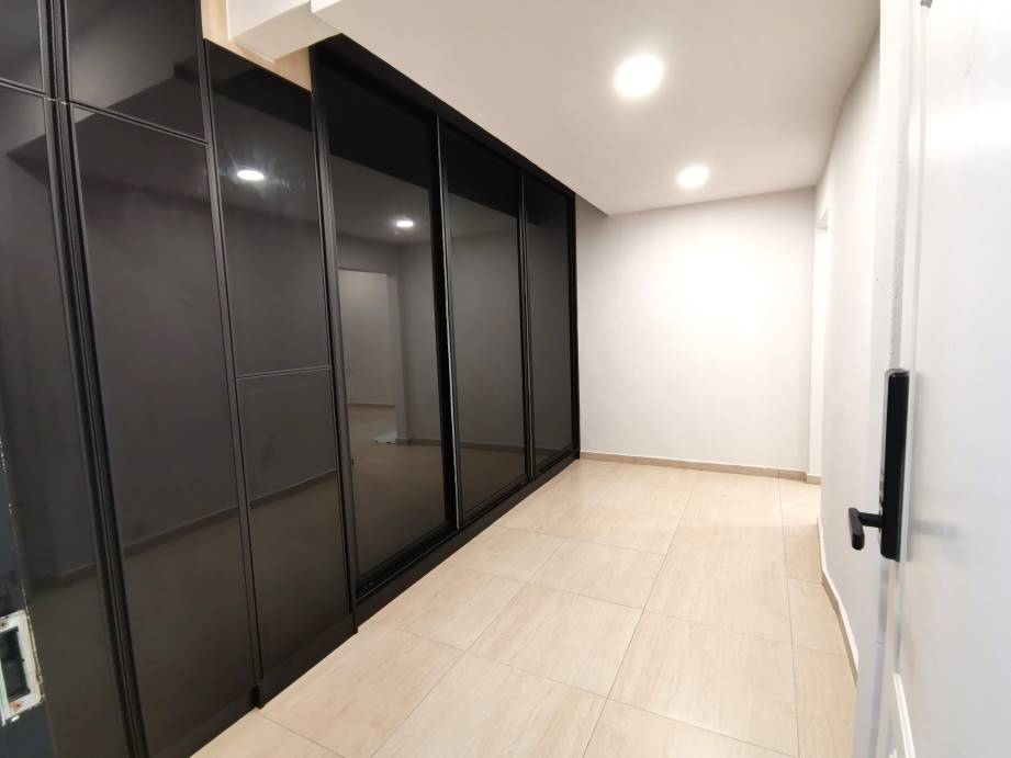 Mike Mahkota Corner Unit - photo 6