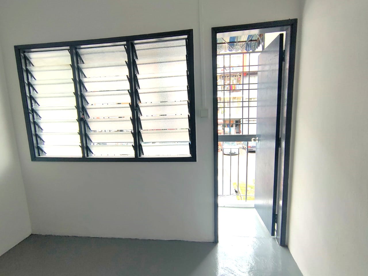Lembah Maju Flat - photo 4