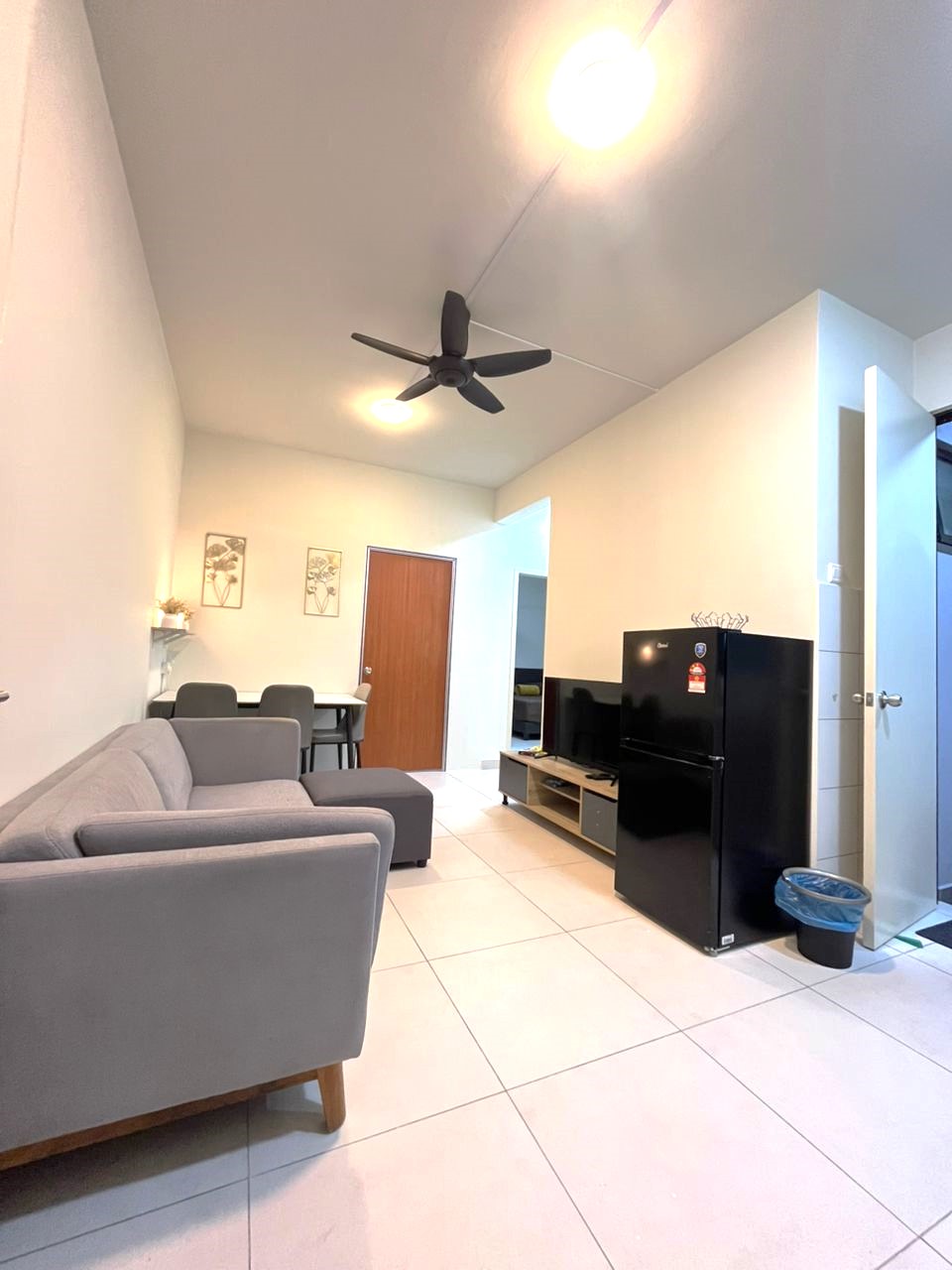 Majestic Maxim Partition Room RENTED - photo 2