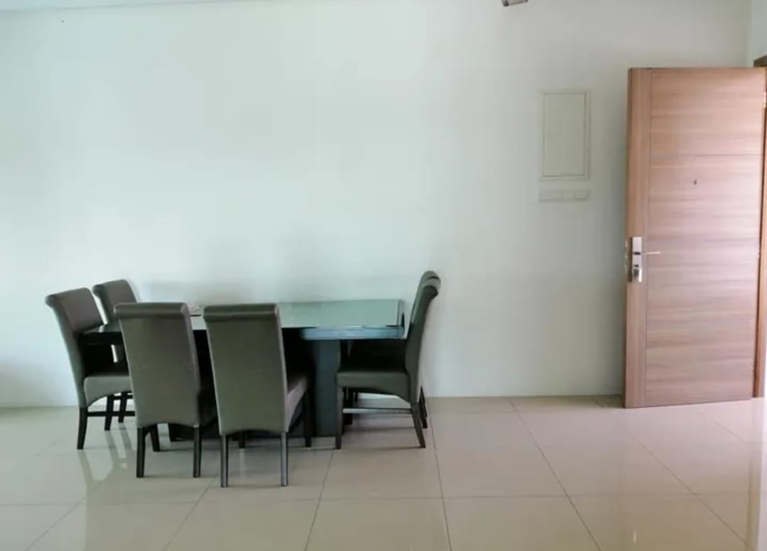 Signature Condo, RM 1700 - photo 2