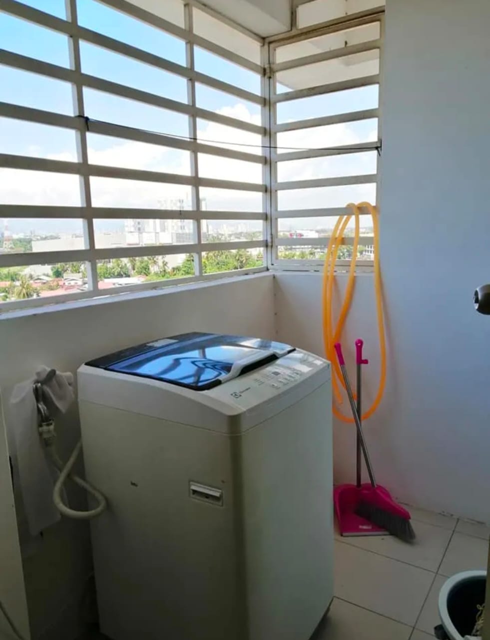 Signature Condo, RM 1700 - photo 9