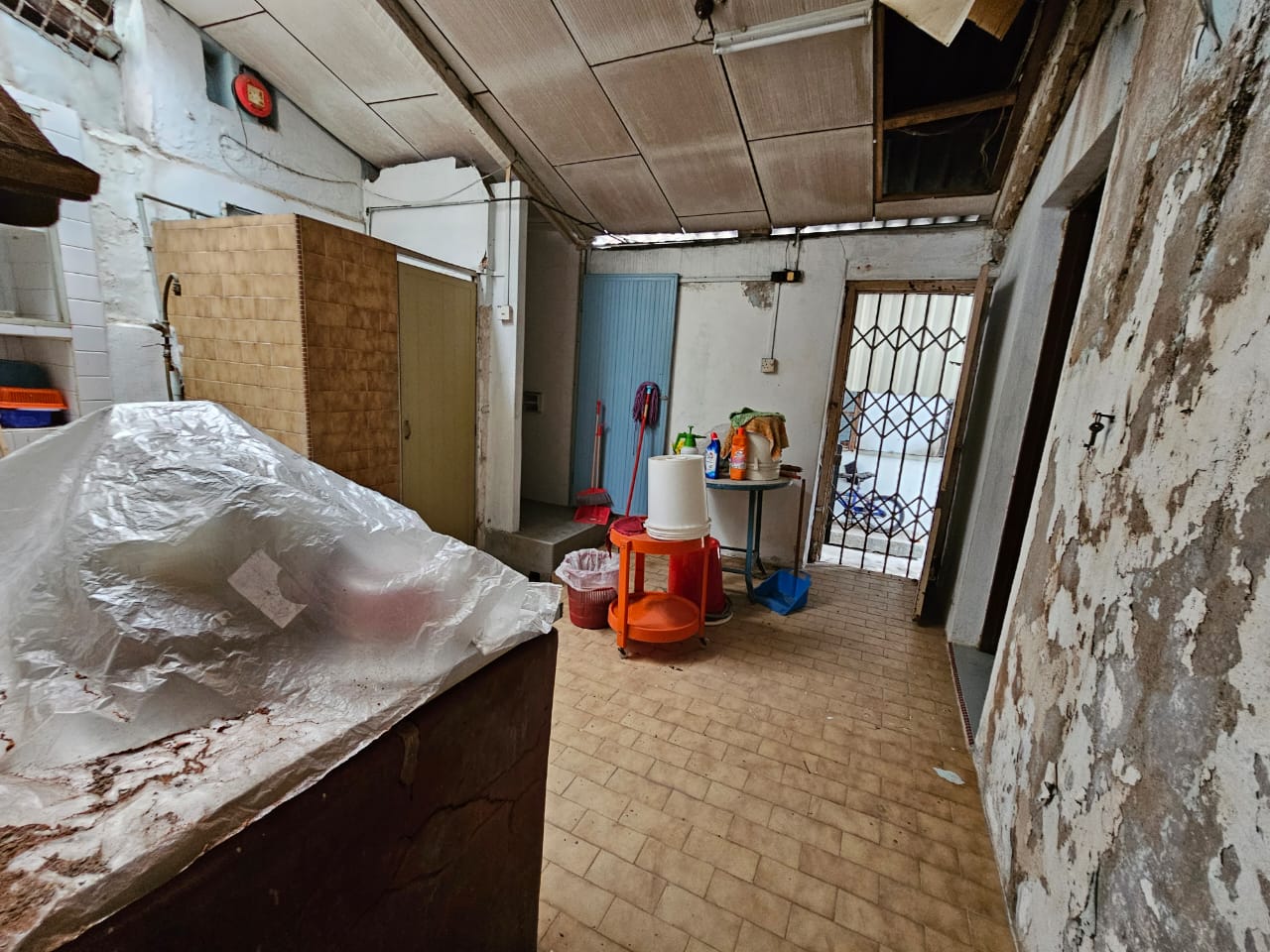 Gat Jalan Prangin, RM 1500 - photo 4