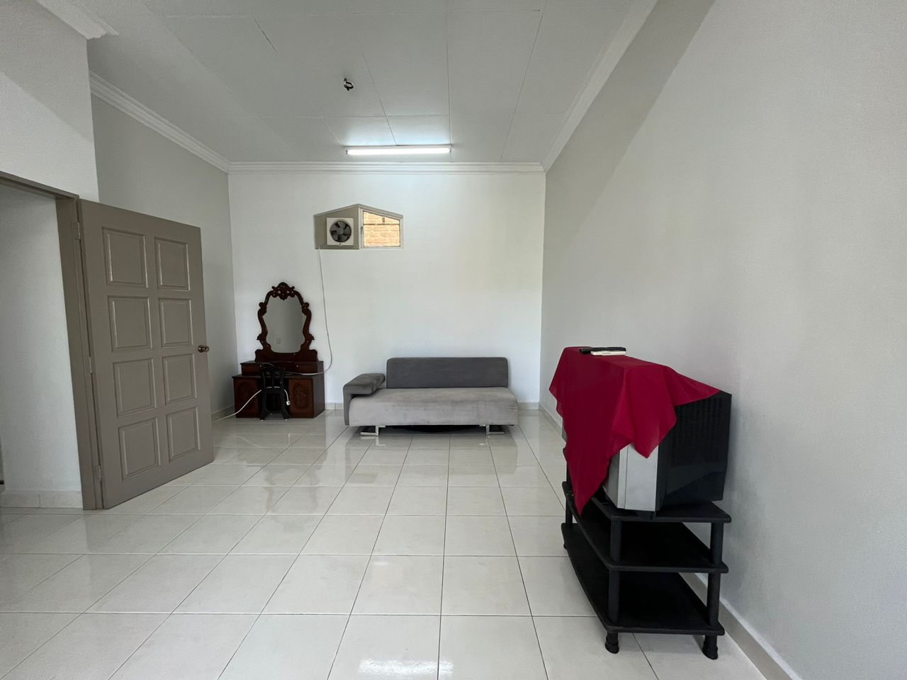 Palm Garden, RM2500 - photo 2