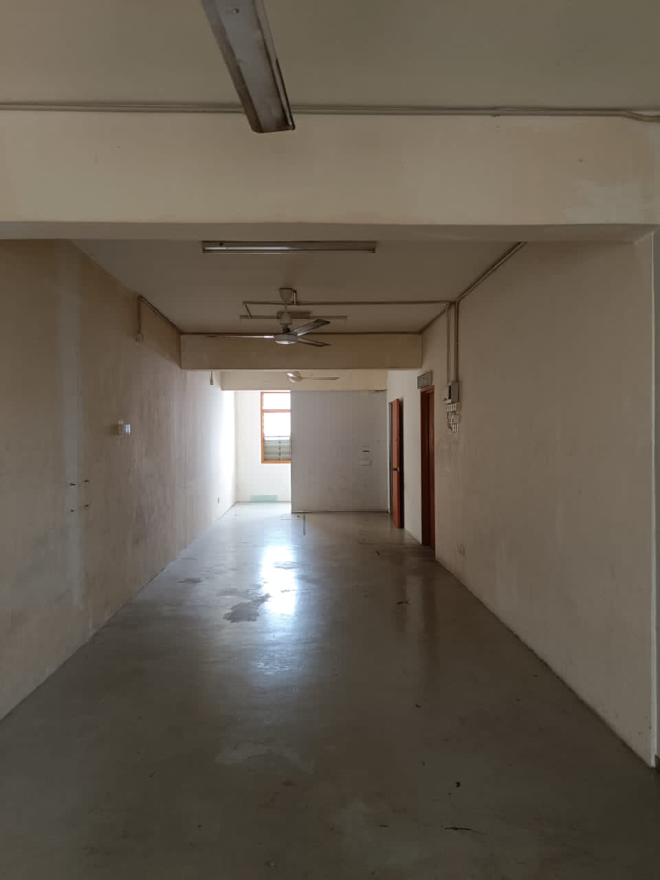 Shop office, Batu Maung, RM 1800 - photo 4