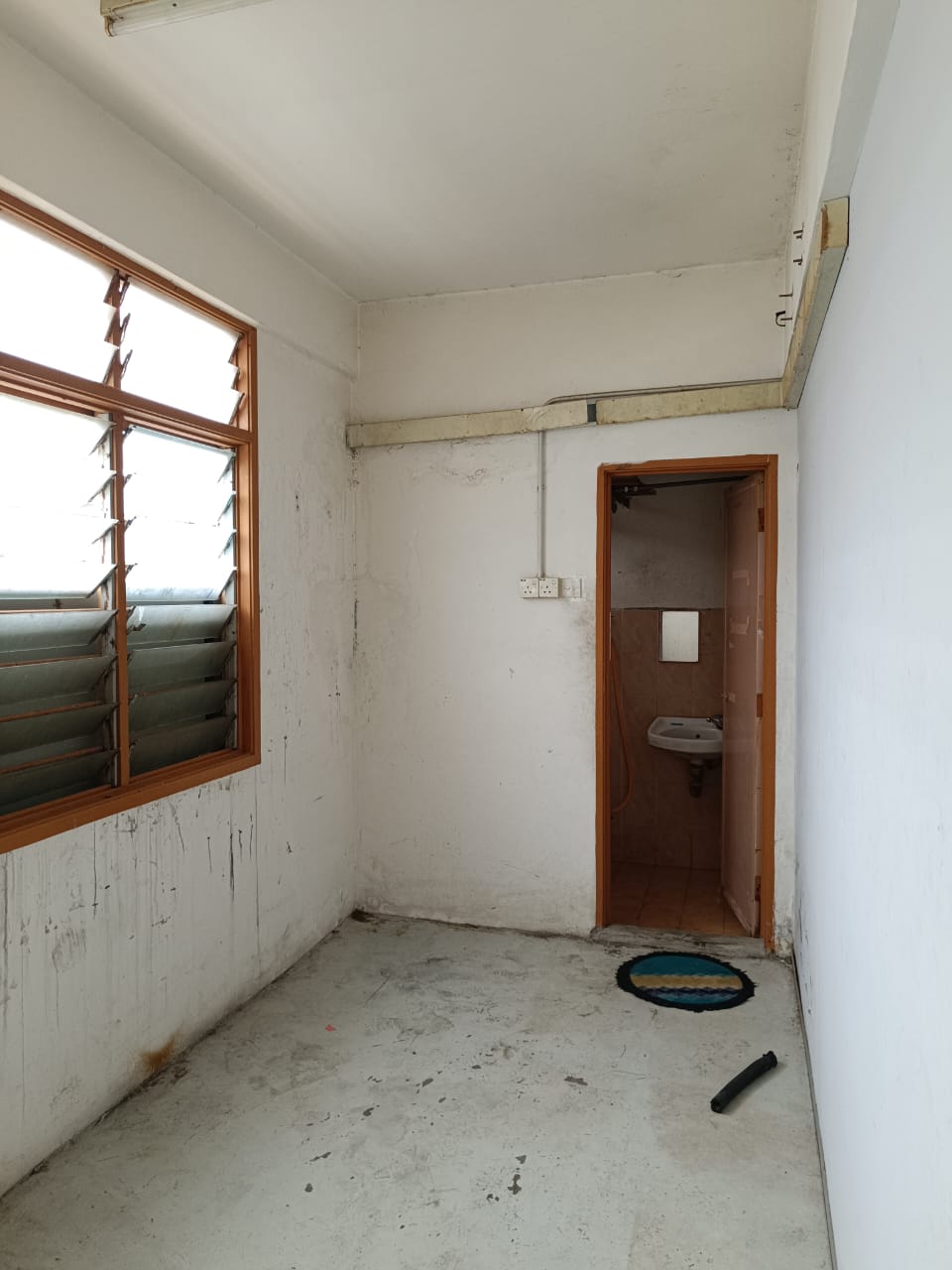 Shop office, Batu Maung, RM 1800 - photo 11