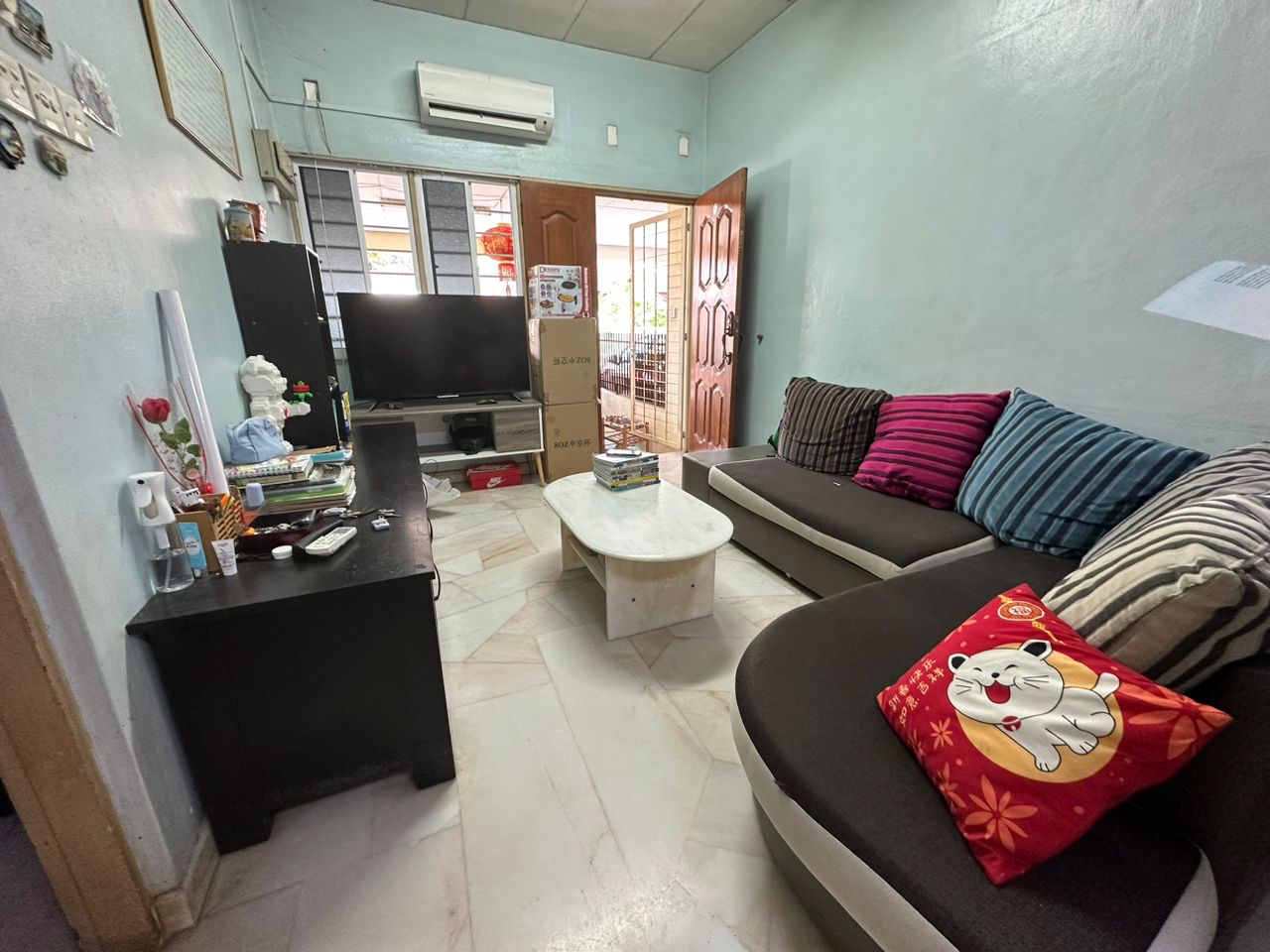 Single Storey Terrace Island Glades, RM 900k - photo 4