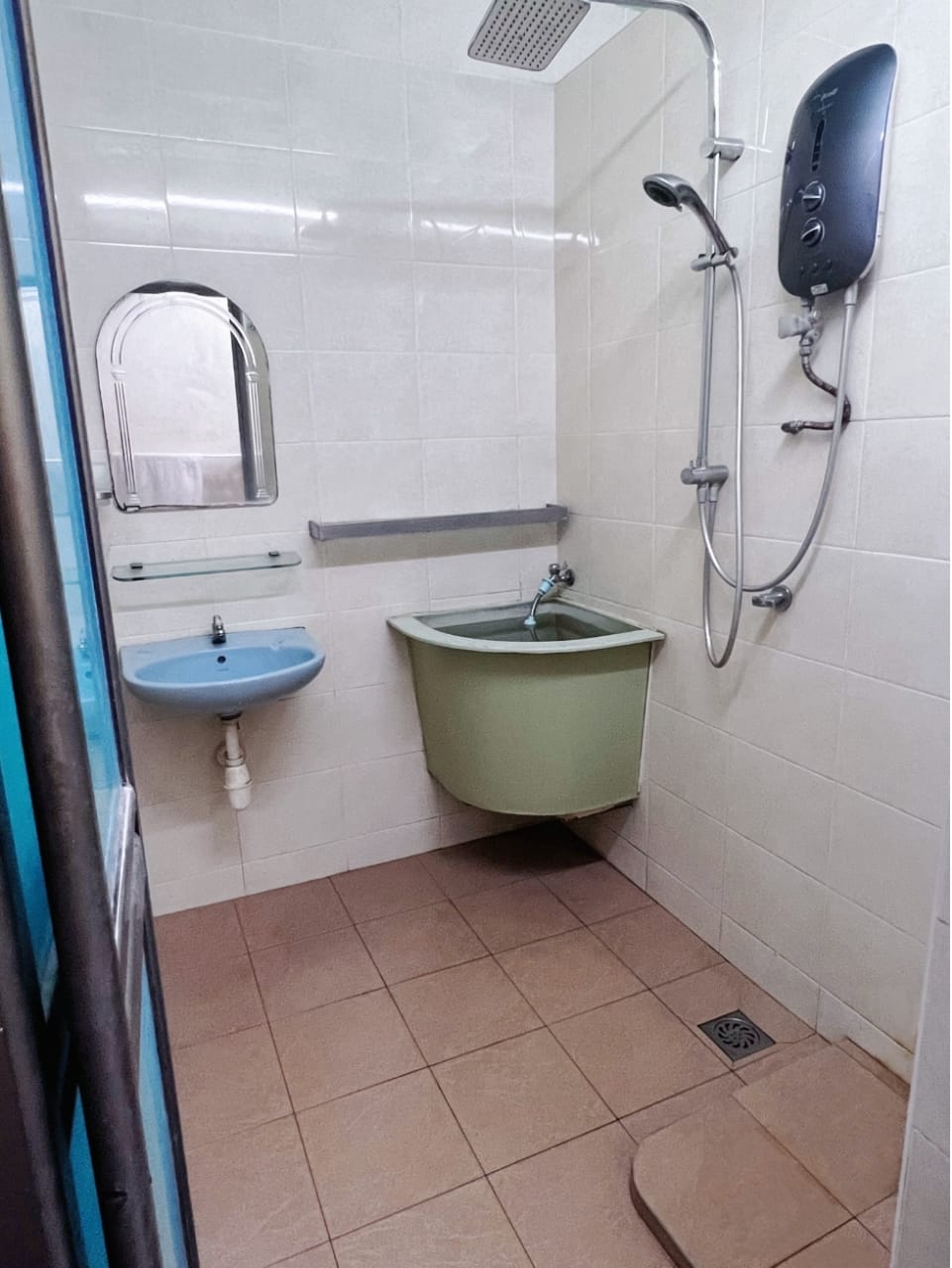 Lebuh Batu Maung, 670k - photo 2