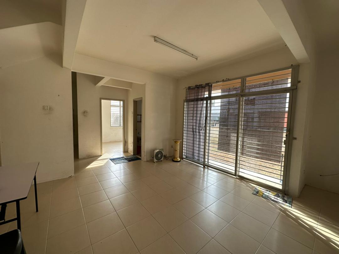 Alma Ria, Semi D, RM 1800 - photo 8
