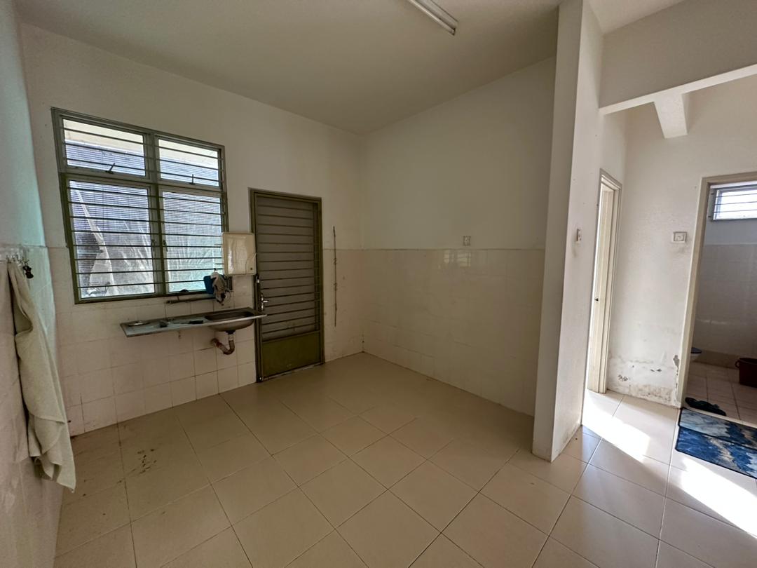 Alma Ria, Semi D, RM 1800 - photo 13