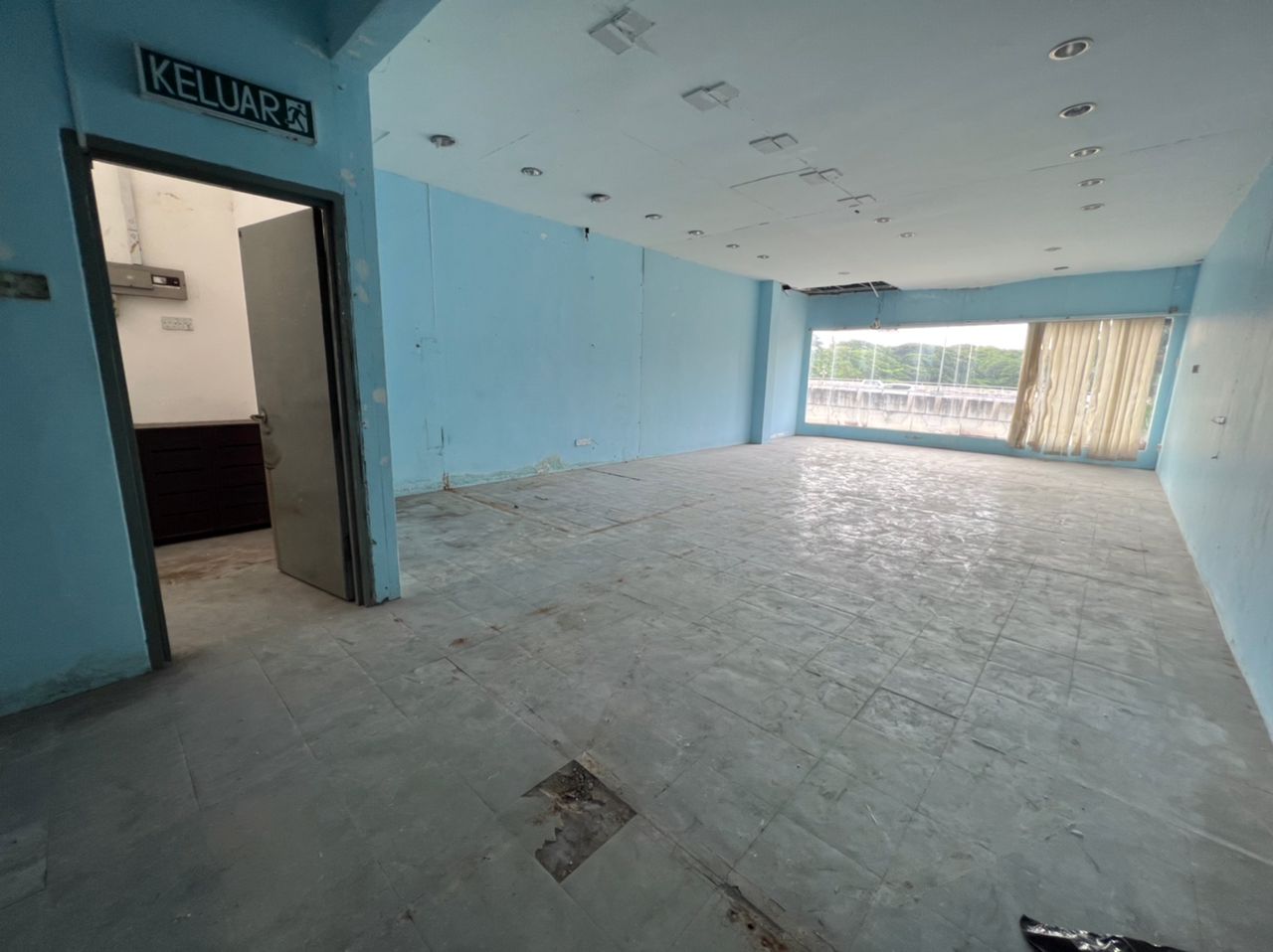 The Junction Office Lot, RM 800 - photo 2