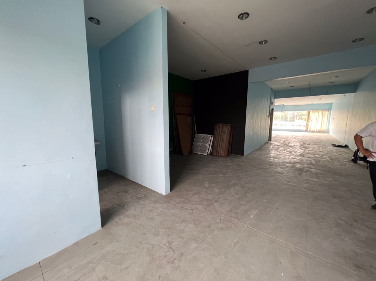 The Junction Office Lot, RM 800 - photo 4