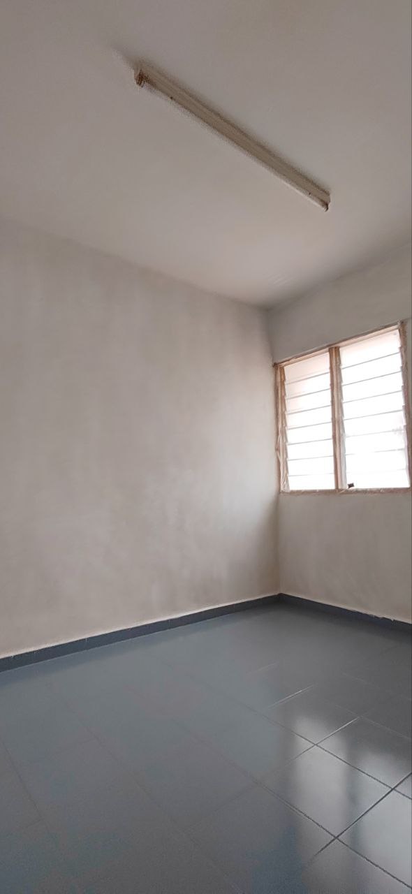 Taman Seri Hijau, RM 280k - photo 4