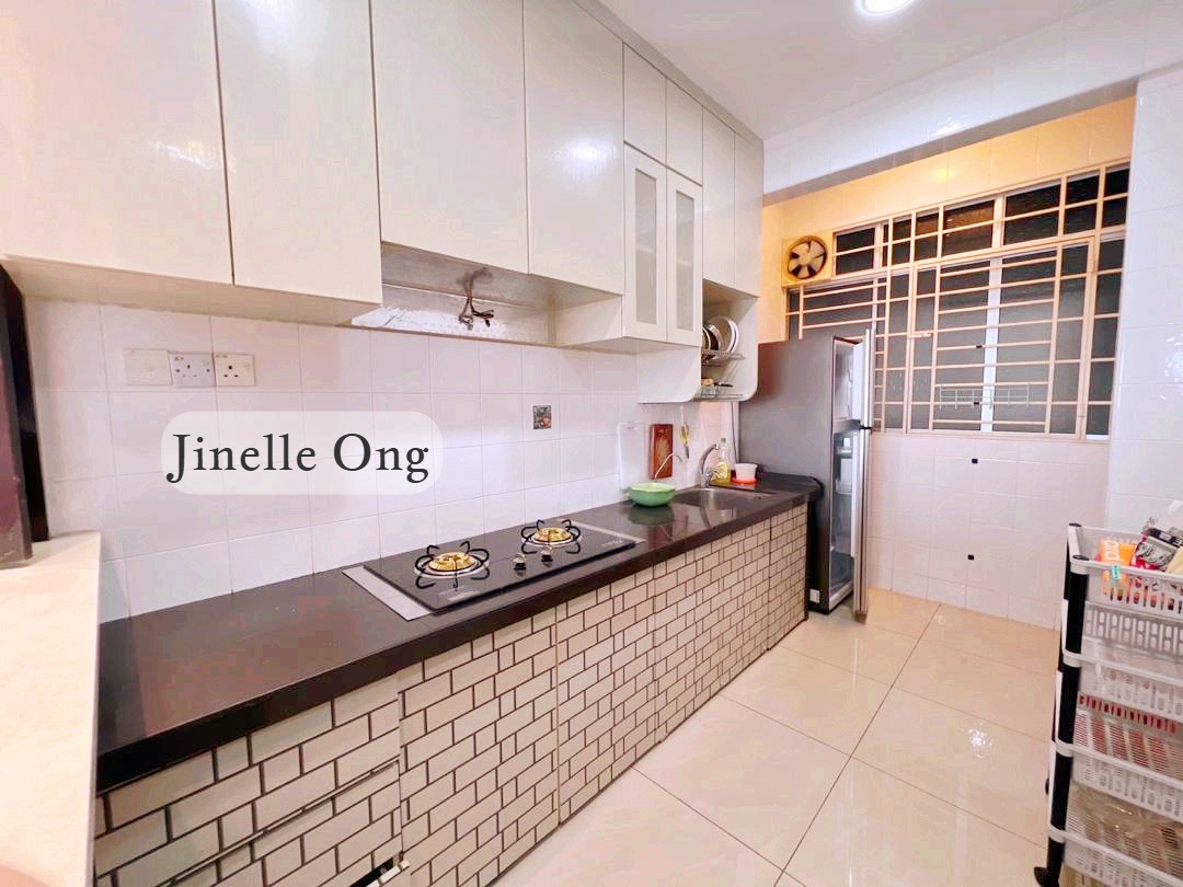 University Place, RM 1950 - photo 2