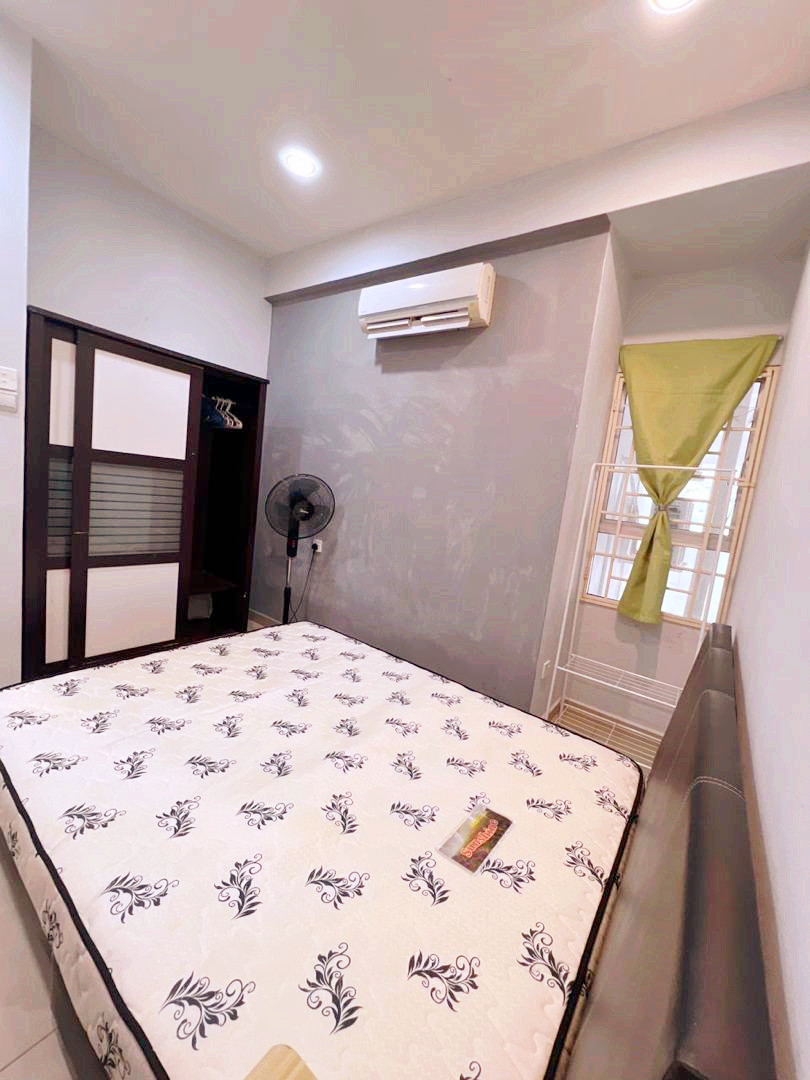 University Place, RM 1950 - photo 6