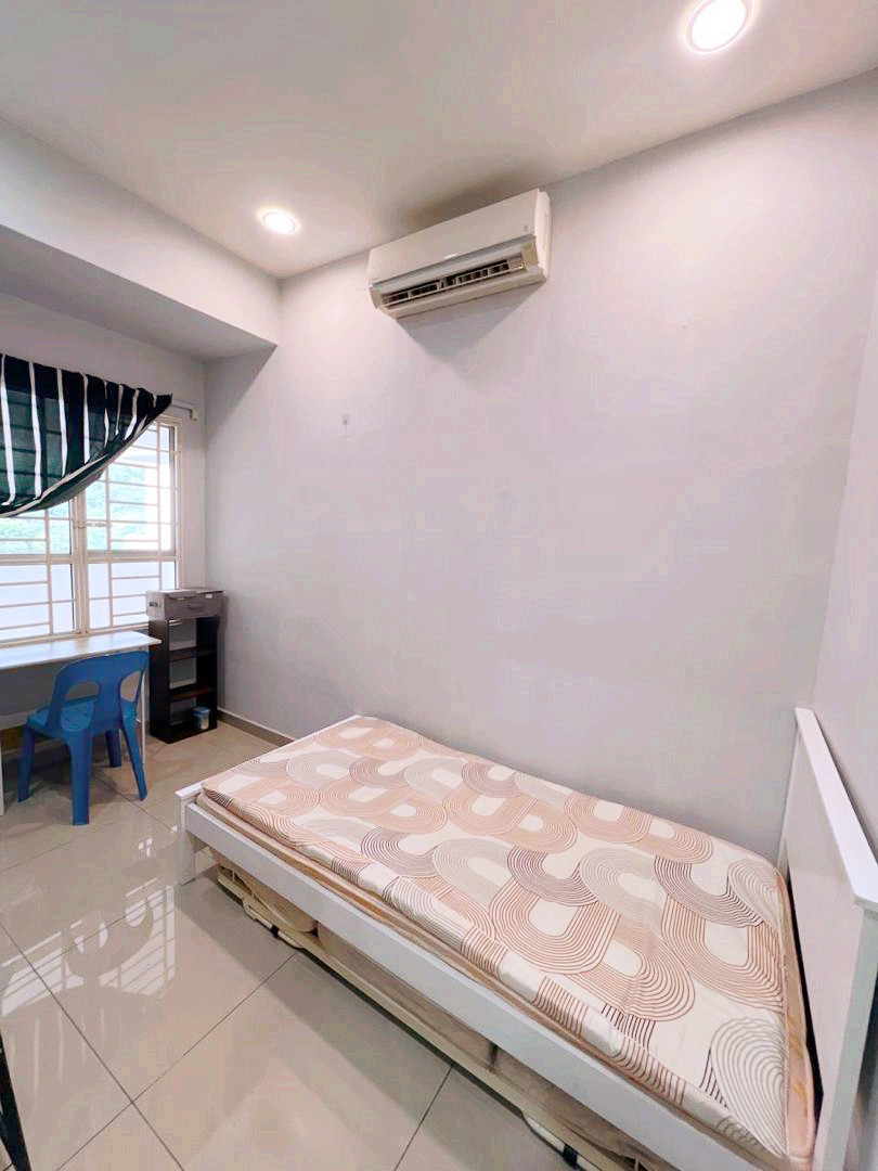 University Place, RM 1950 - photo 7
