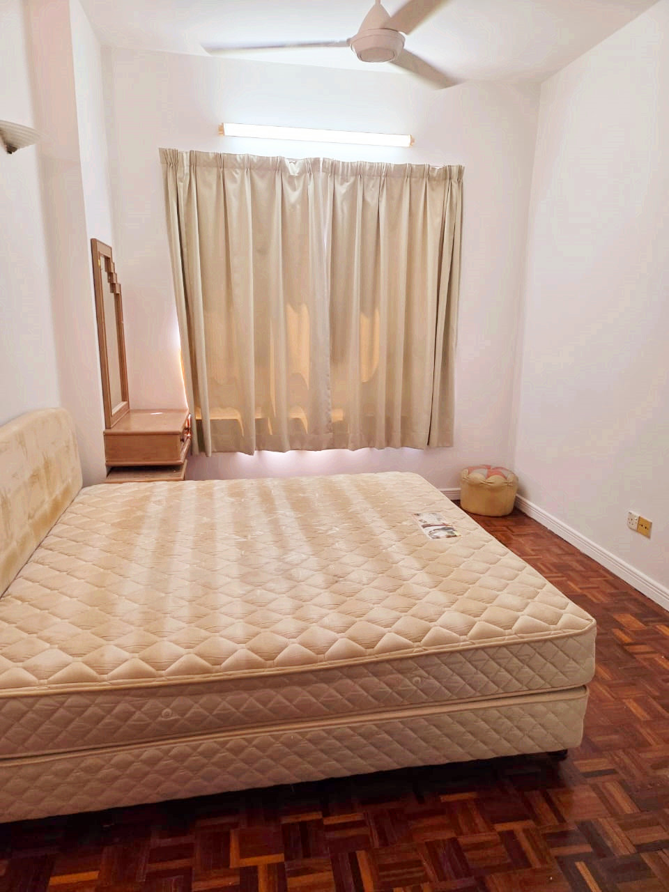 Sri York, RM 1800 - photo 3