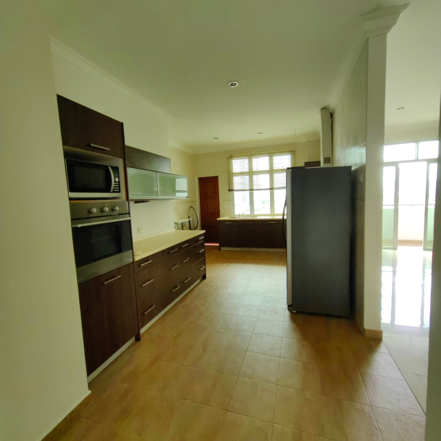 Gurney Palace, RM 6300 - photo 2