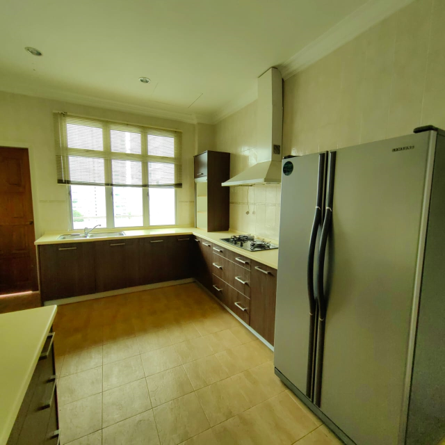 Gurney Palace, RM 6300 - photo 3