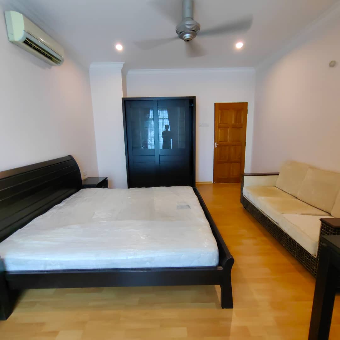 Gurney Palace, RM 6300 - photo 11