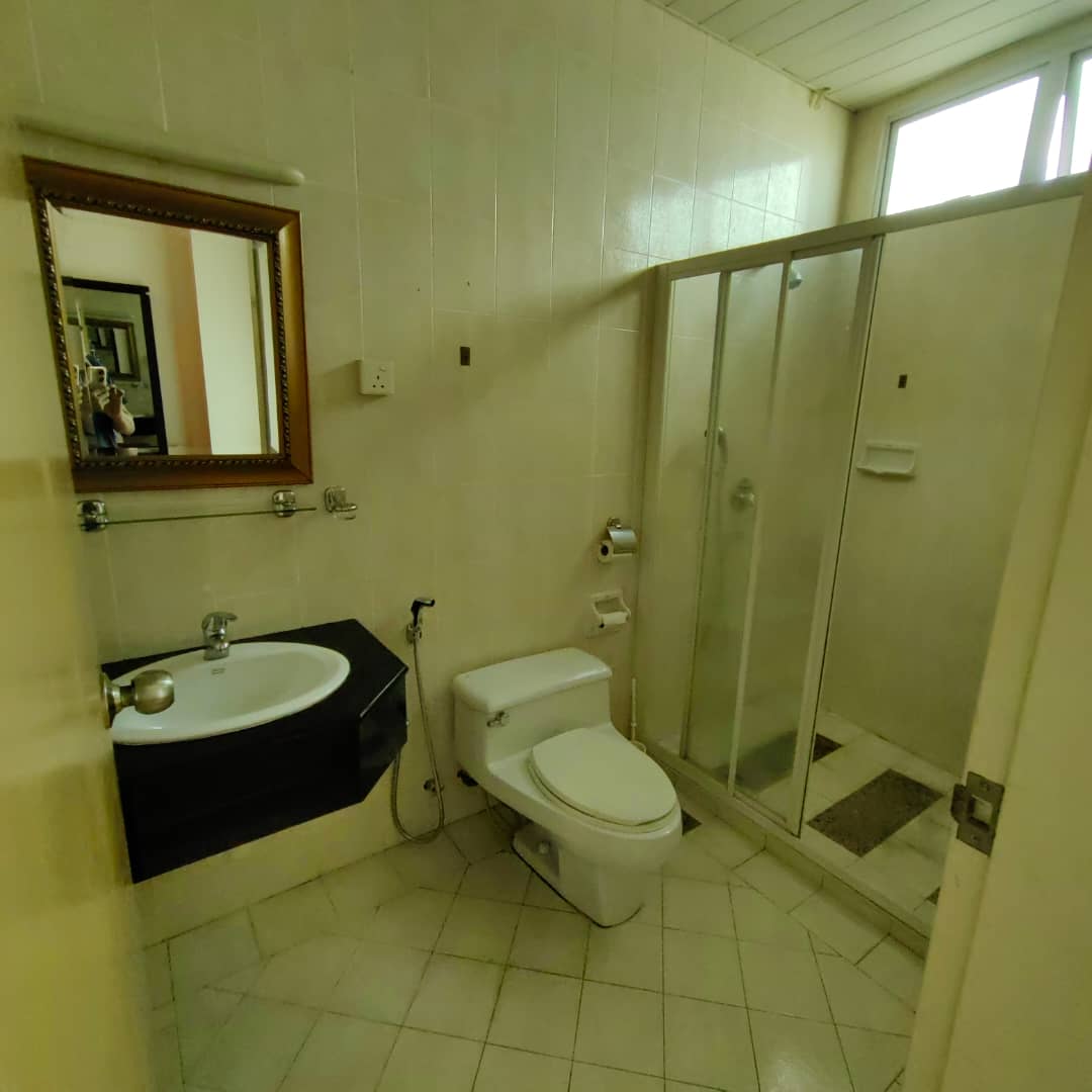 Gurney Palace, RM 6300 - photo 12