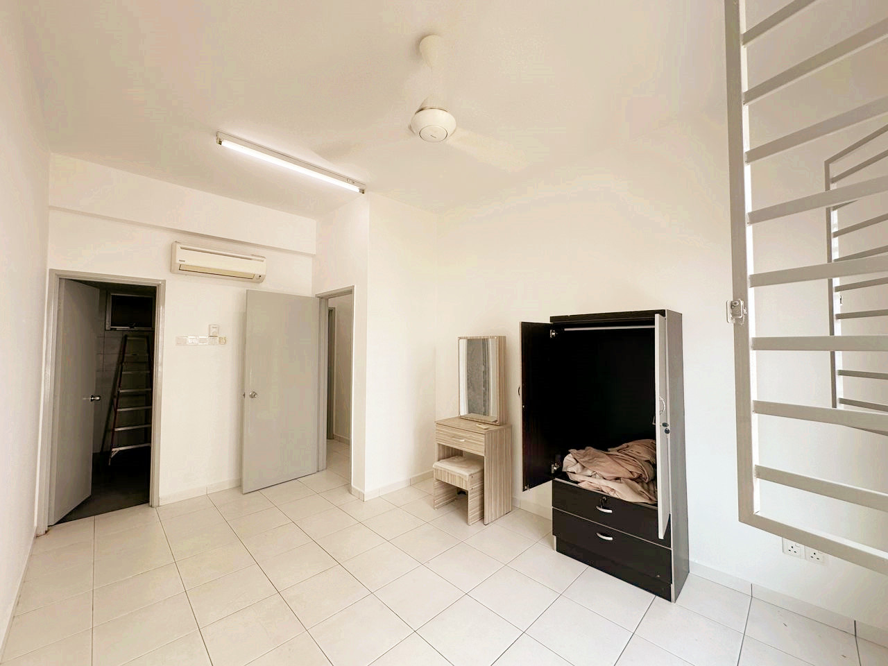 Golden Triangle, RM 1800 - photo 8
