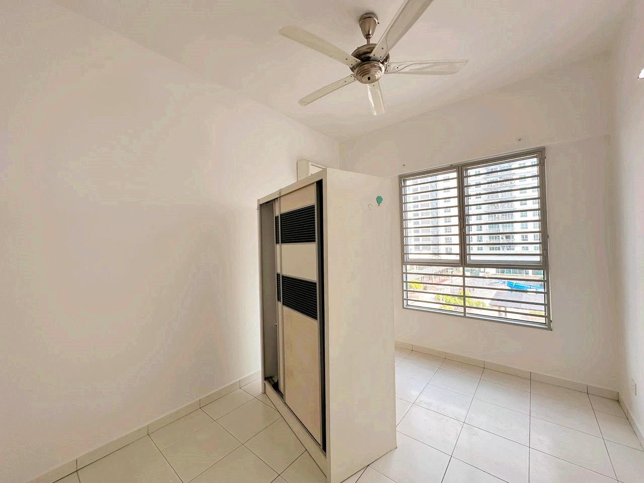 Golden Triangle, RM 1800 - photo 12