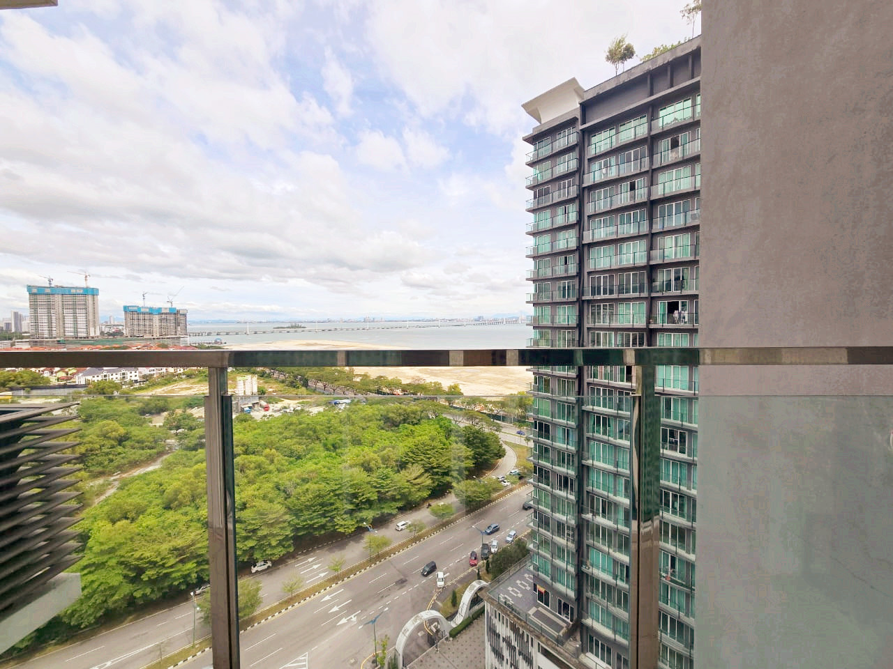 Tropicana Bay, 1320sf - photo 2