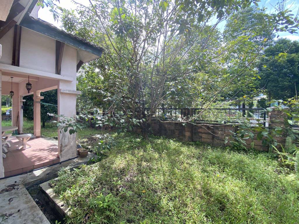 Corner Jln Kubah Bukit Jelutong House by Emily - photo 2
