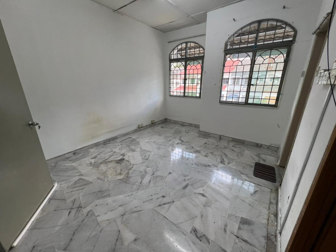 Puchong Jaya Jalan Kenari - photo 11