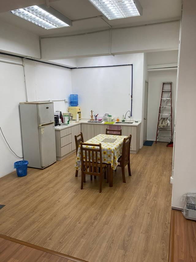 32 Square - photo 4